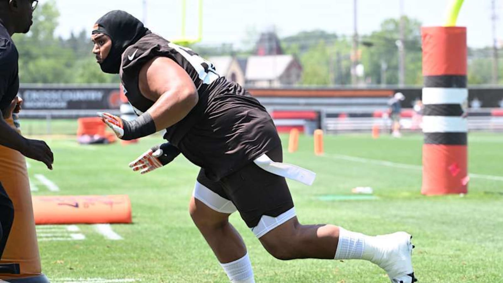 Chiefs Sign Former Browns Defender