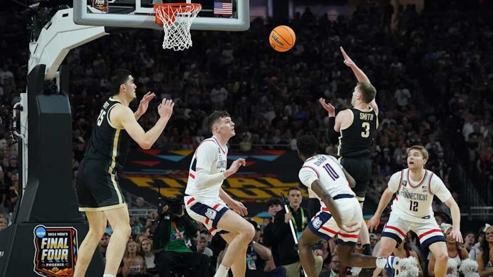 Former Purdue Star Zach Edey Explains Traits That Make Braden Smith  Elite Passer