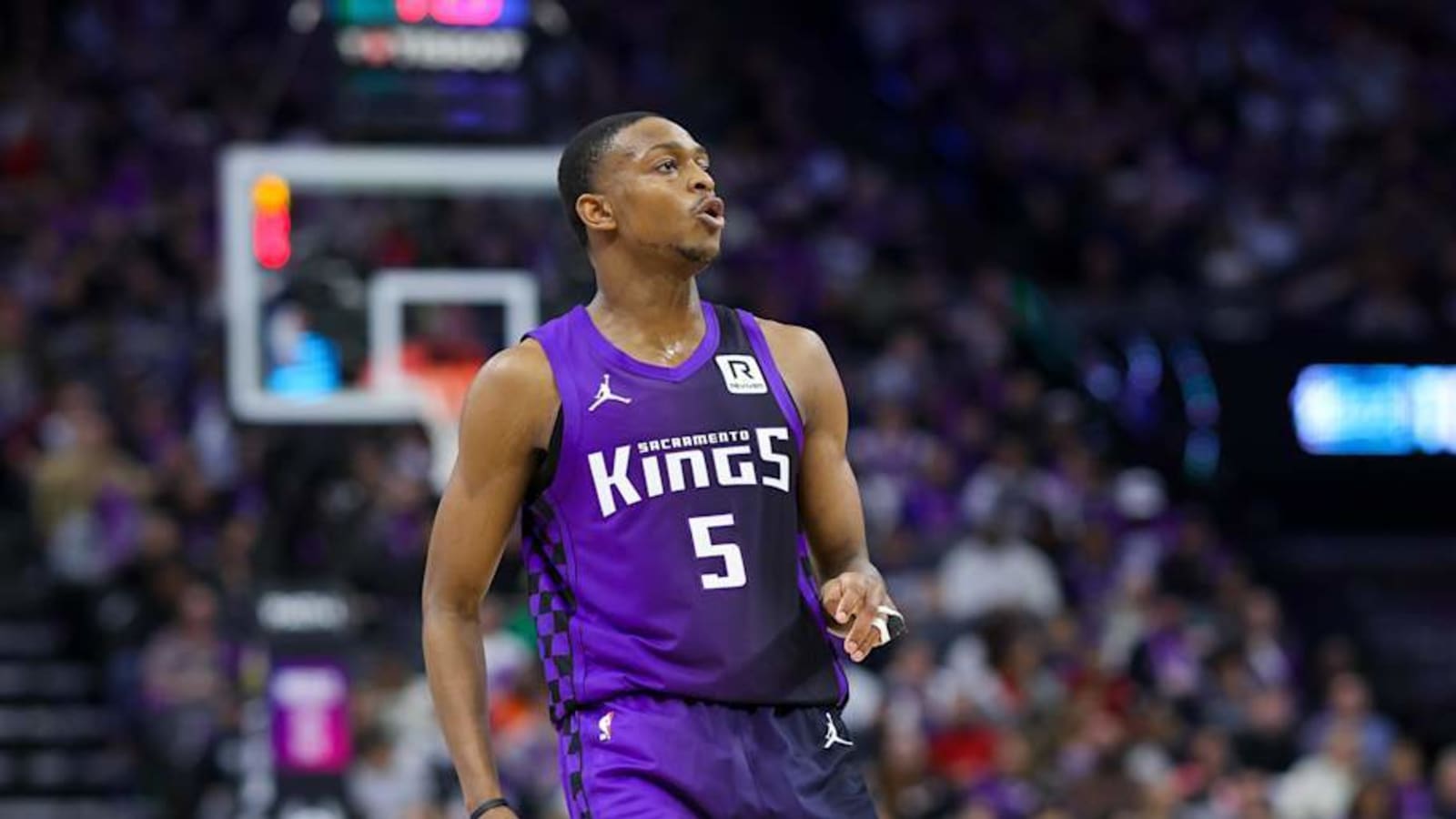 Rockets Get Close Look at De&#39;Aaron Fox vs. Kings