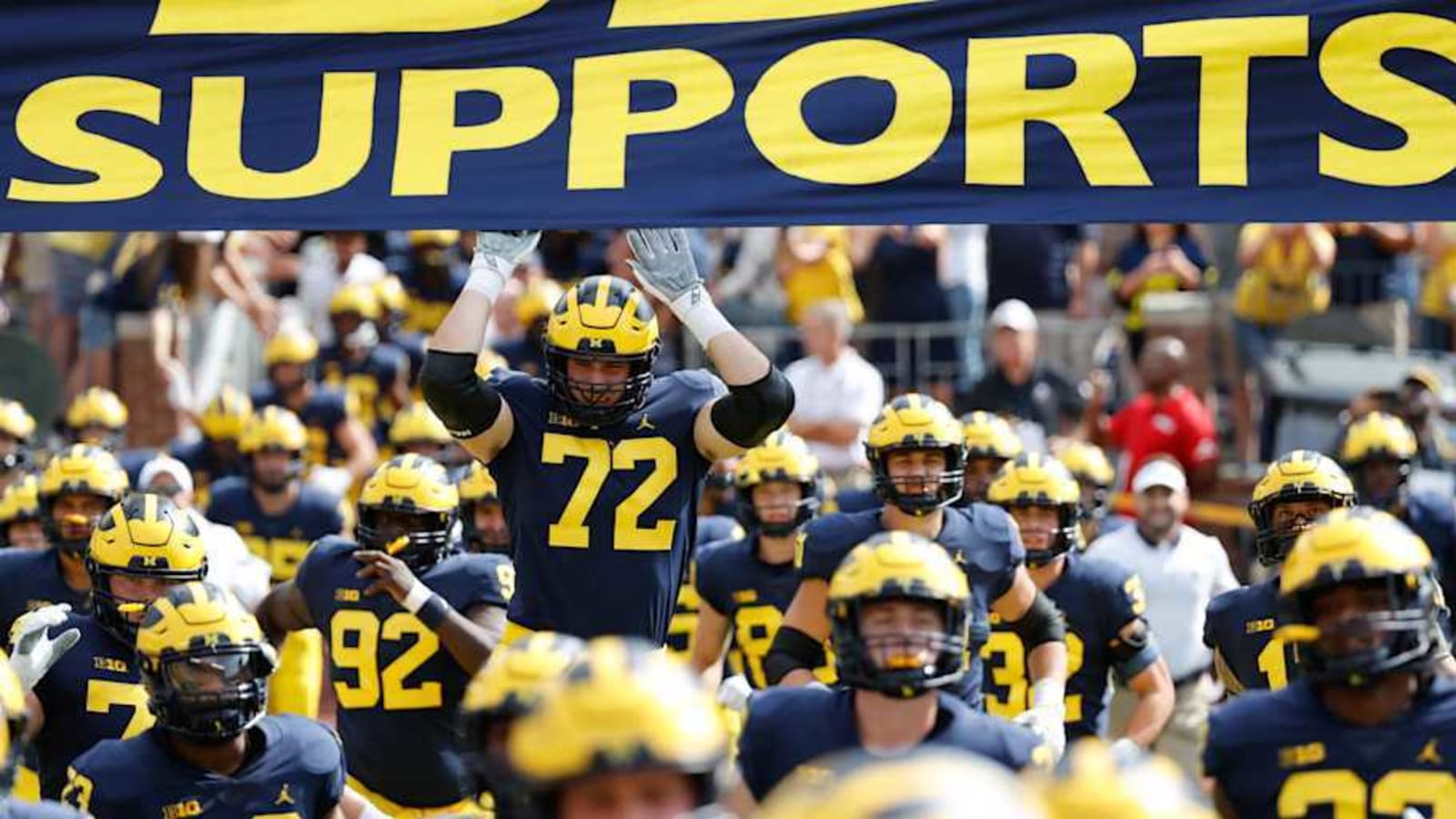 NEW: Michigan transfer offensive lineman commits to Big 12 school