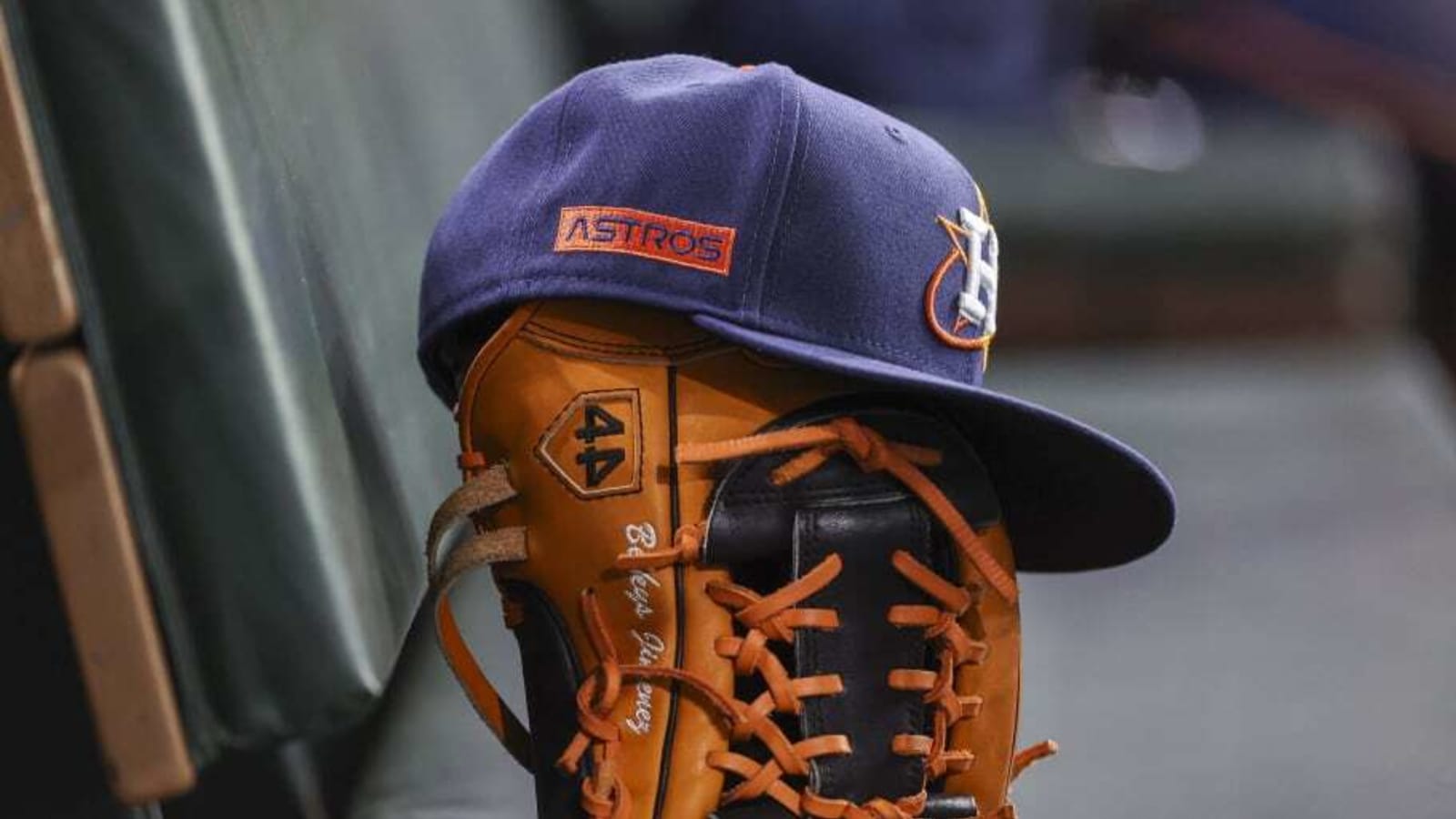 Venezuelan Prospect Hopes To Follow in Astros Legends’ Footsteps