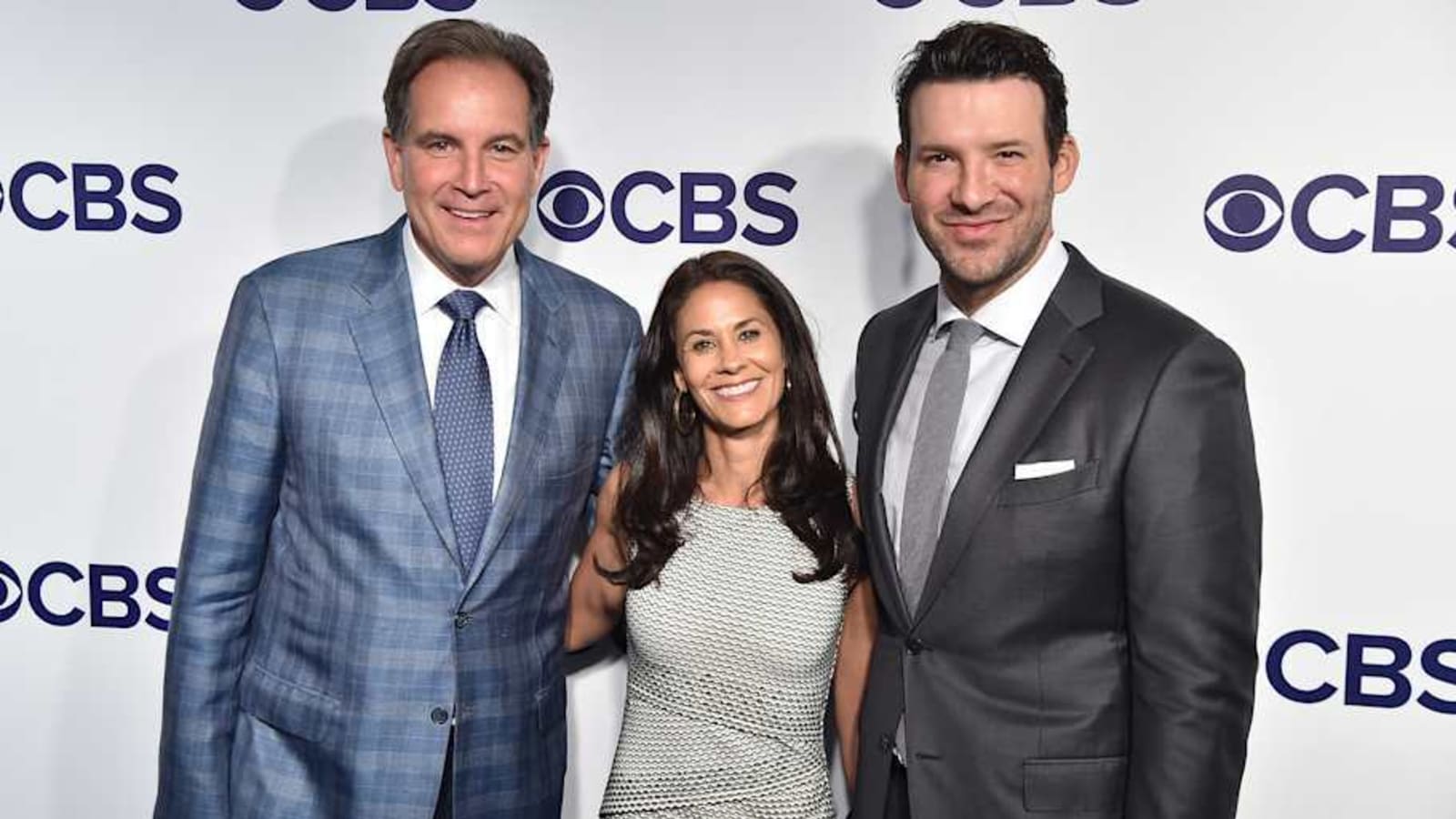 Who are the announcers and referees for Ravens vs. Commanders today?