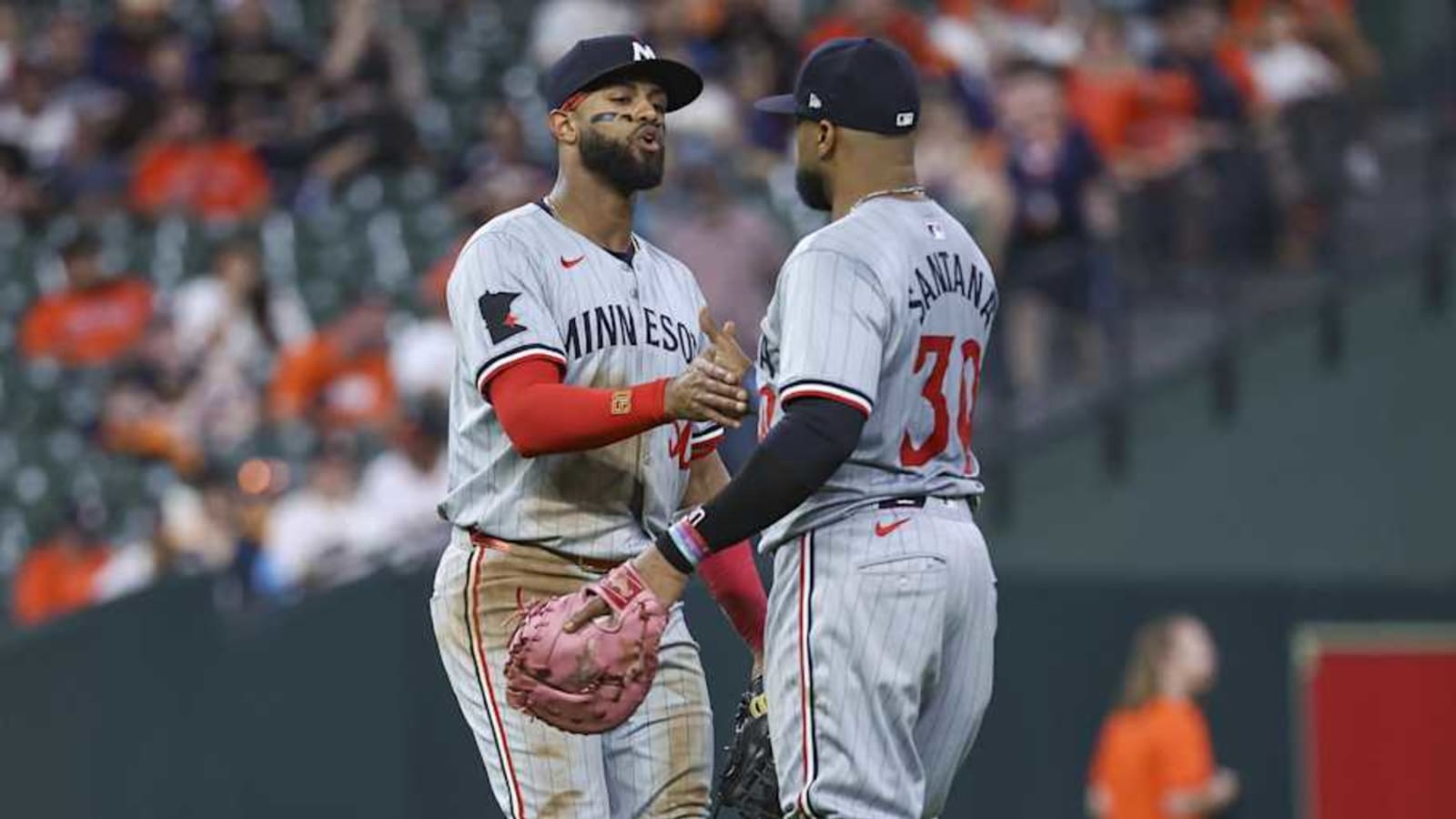 Twins&#39; Willi Castro, Carlos Santana named Gold Glove finalists
