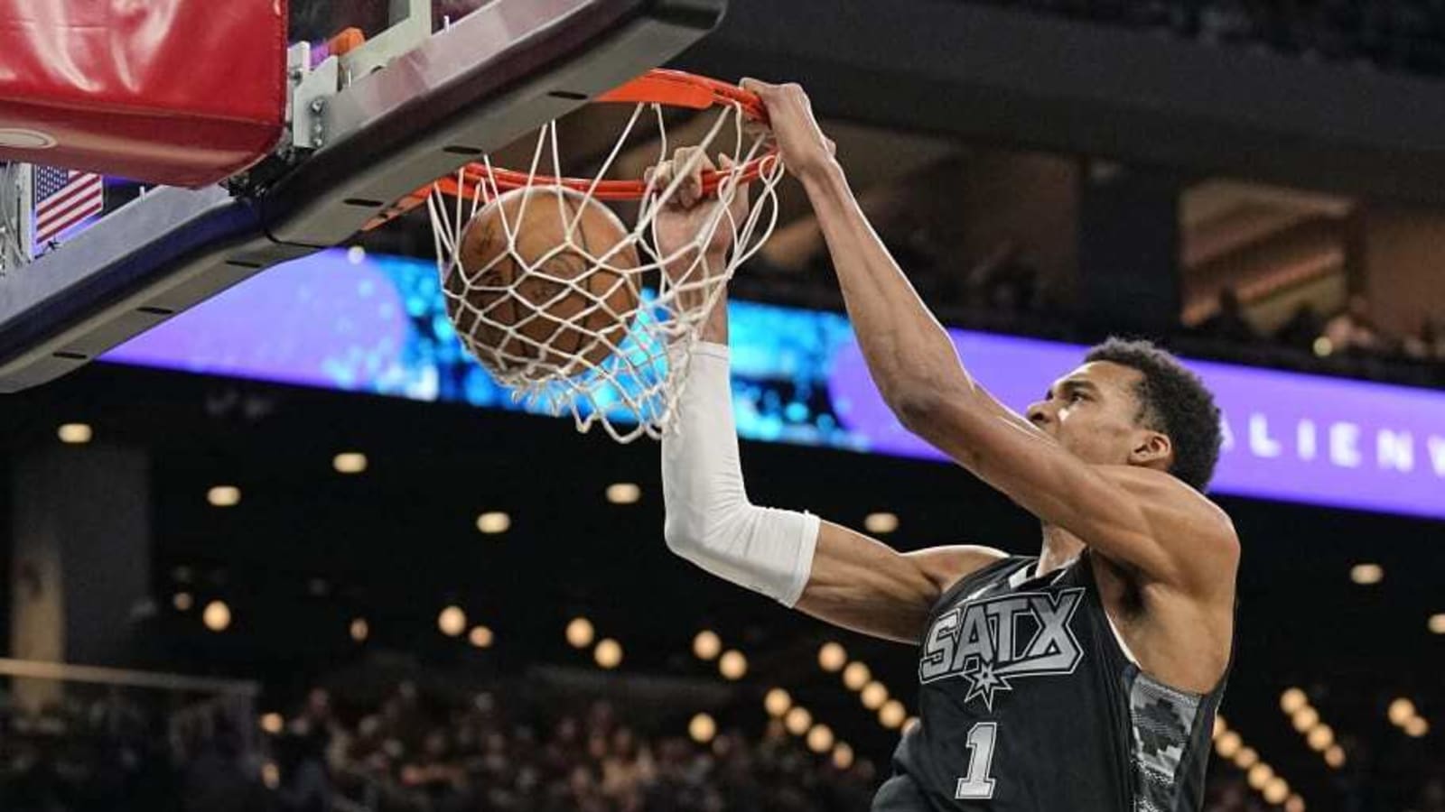 Victor Wembanyama&#39;s Absurd Dunk Went Viral