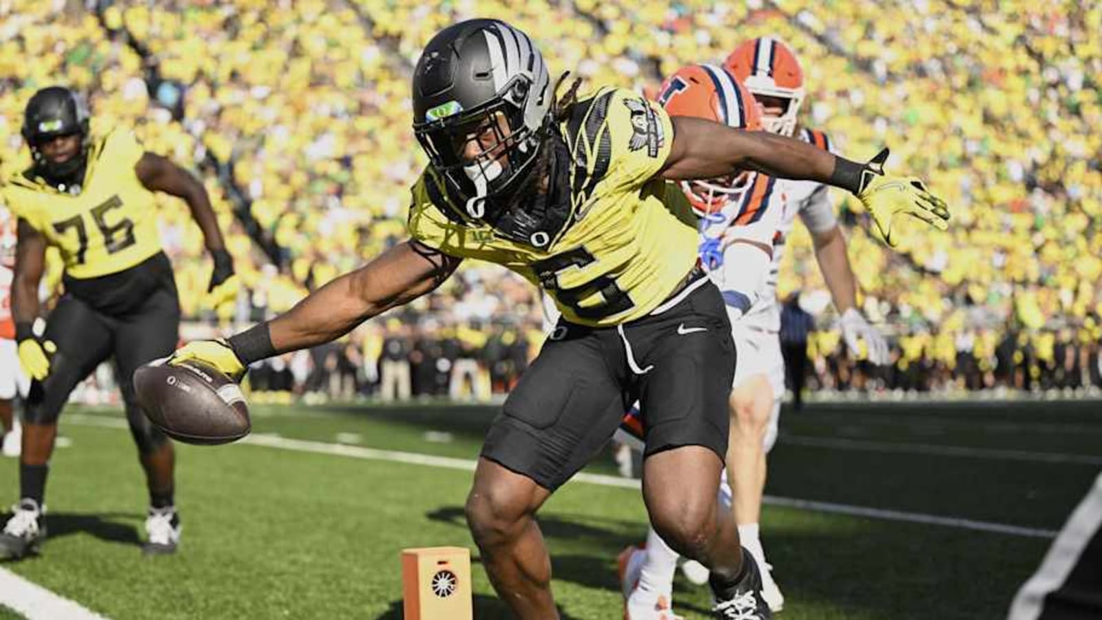 Oregon Ducks Noah Whittington Ran &#39;Through A Man&#39;s Face&#39; Says Coach Dan Lanning