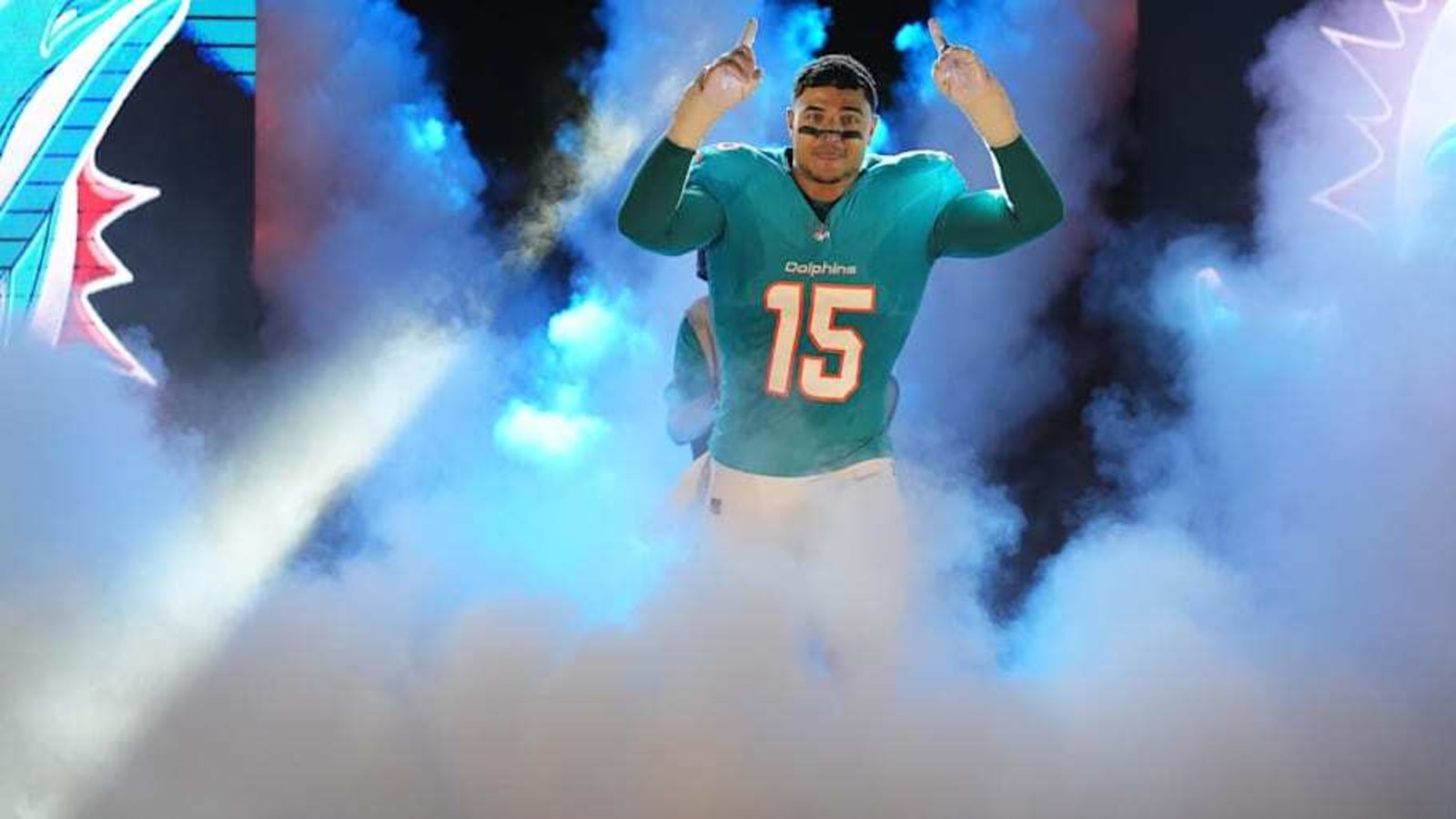 The Jaelan Phillips Comeback and Contract Dilemma
