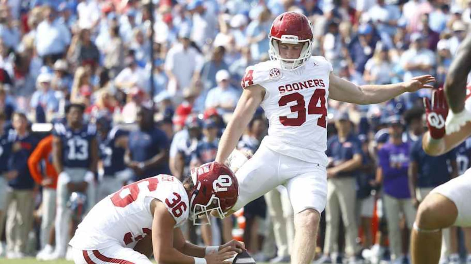 Oklahoma K Zach Schmit Missless, &#39;Able to Swing Freely&#39; Since Return in Starting Lineup