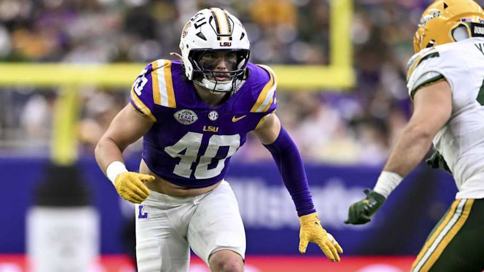 LSU Football Injury Update: The Latest on Linebacker Whit Weeks&#39; Status