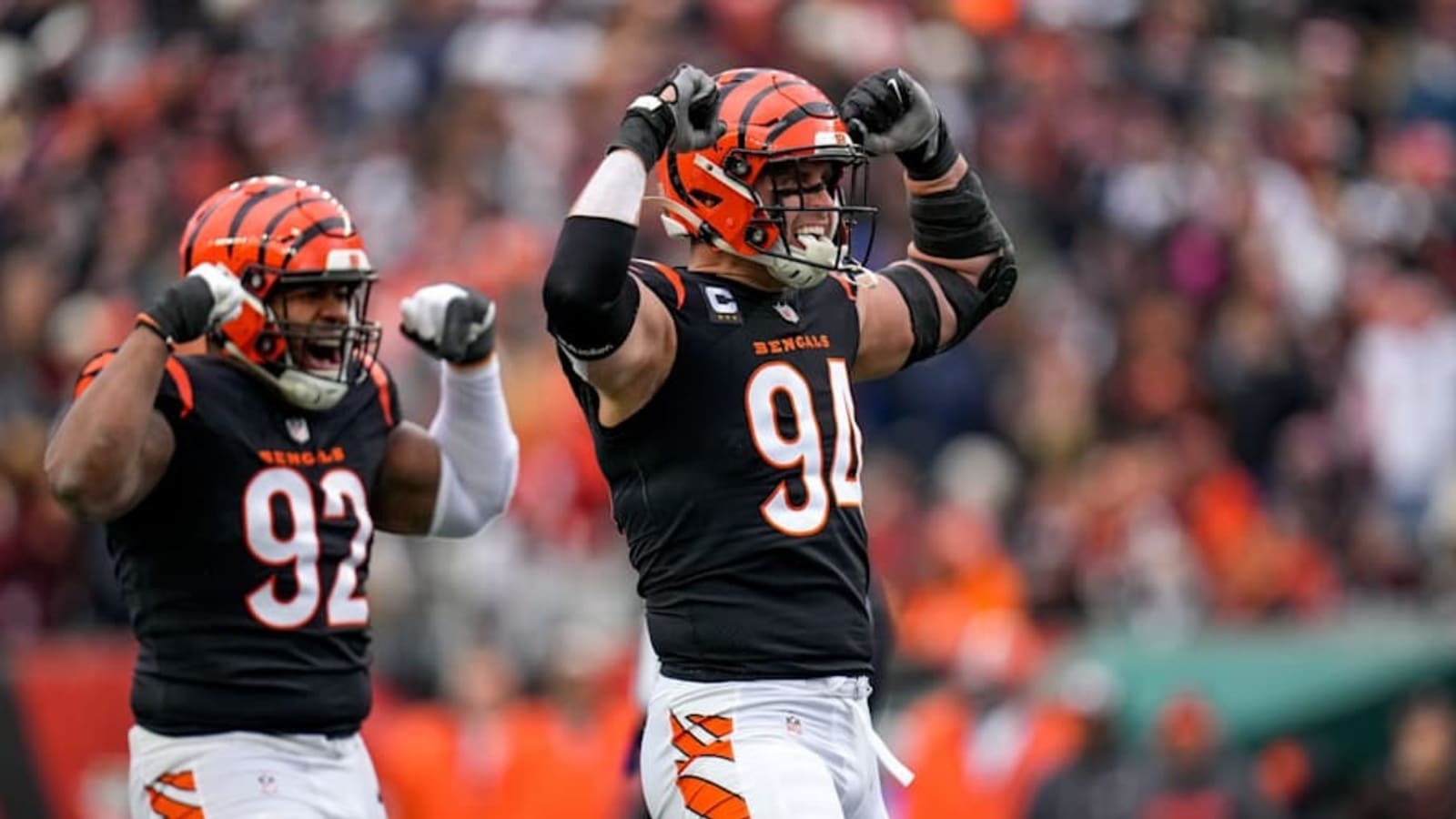 Cincinnati Bengals DE Sam Hubbard Ruled Out Due to Knee Injury