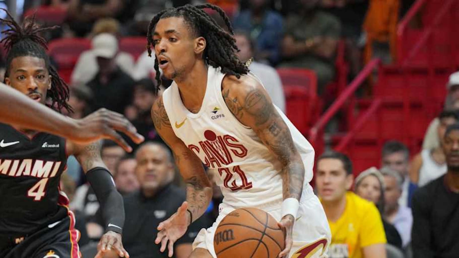 Cavaliers&#39; Emoni Bates Has Strong Season Debut Following Injury