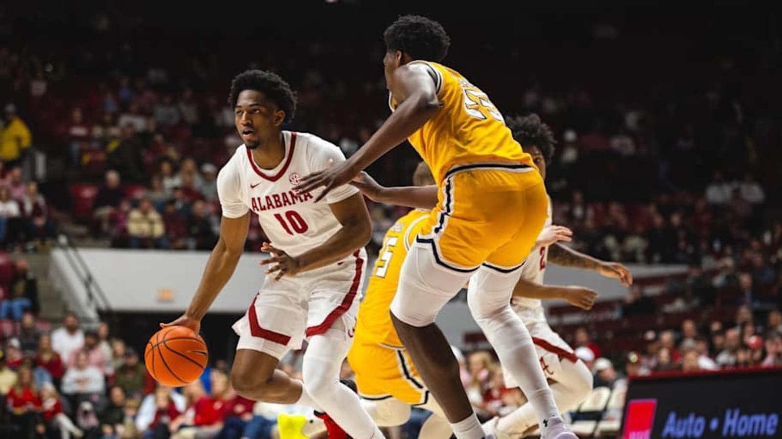 No. 6 Alabama Basketball Dominates Kent State, 81-54