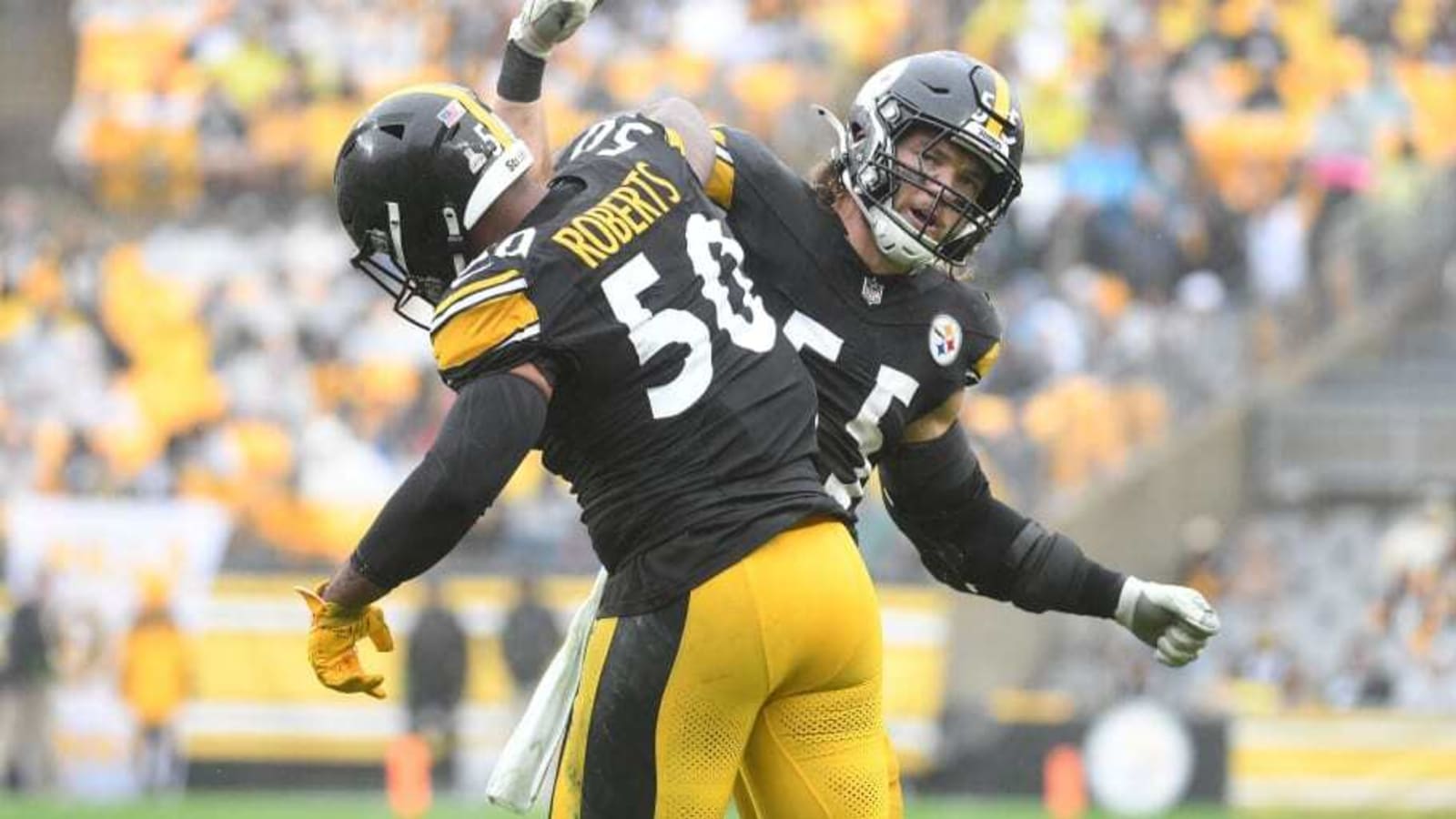 Steelers LB Steals Show With Training Camp Arrival