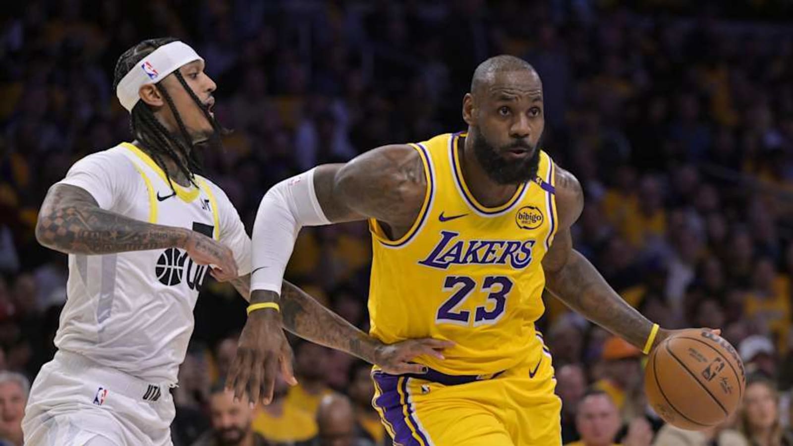 Lakers&#39; LeBron James Exits Game With Apparent Injury vs Jazz