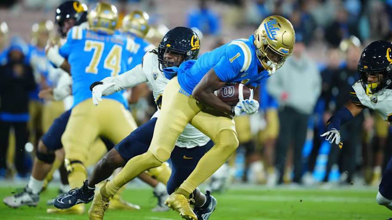UCLA Veteran WR Enters Portal