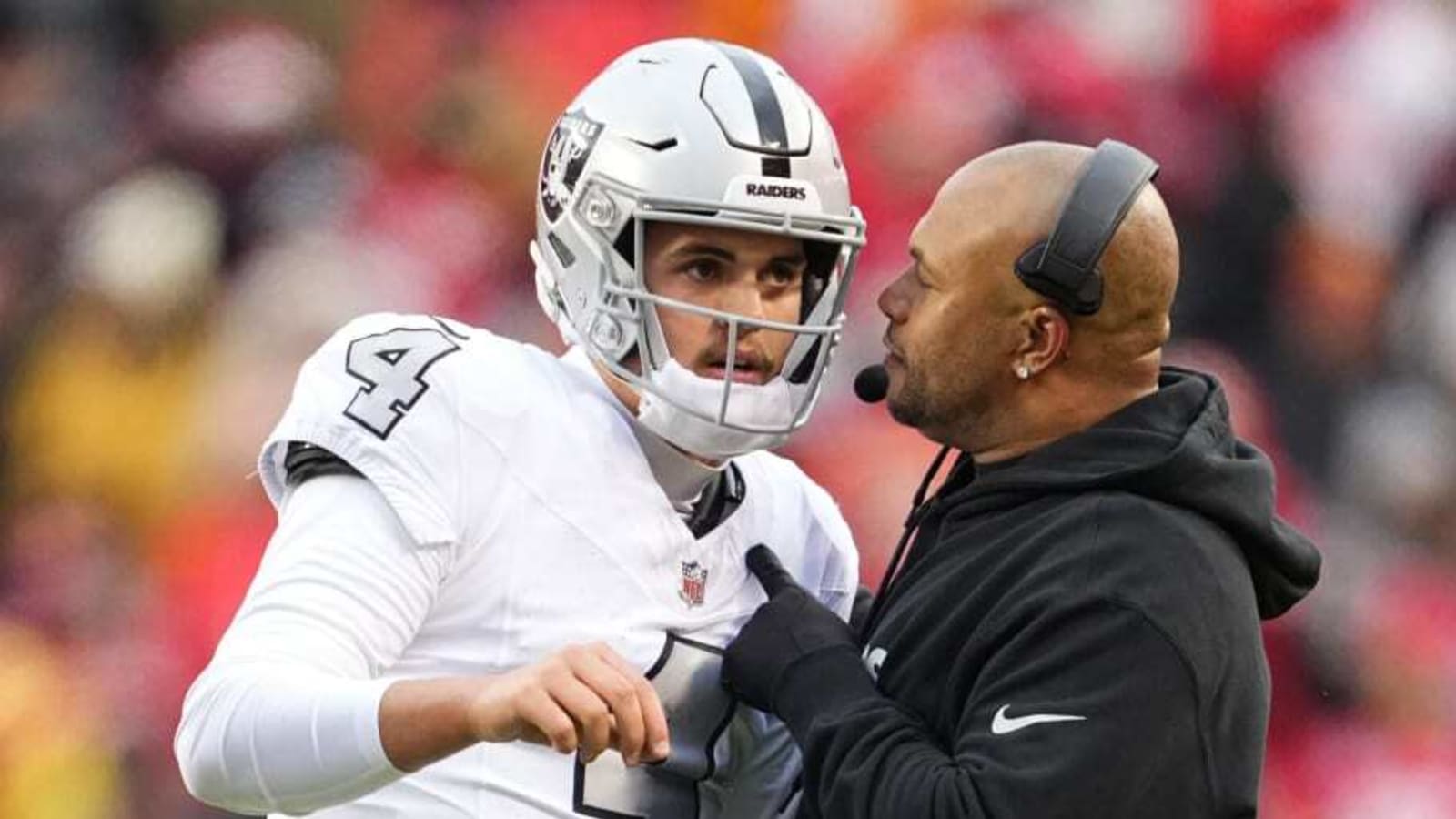 Raiders QB Aidan O&#39;Connell Remaining Himself While Battling for the Starting Position