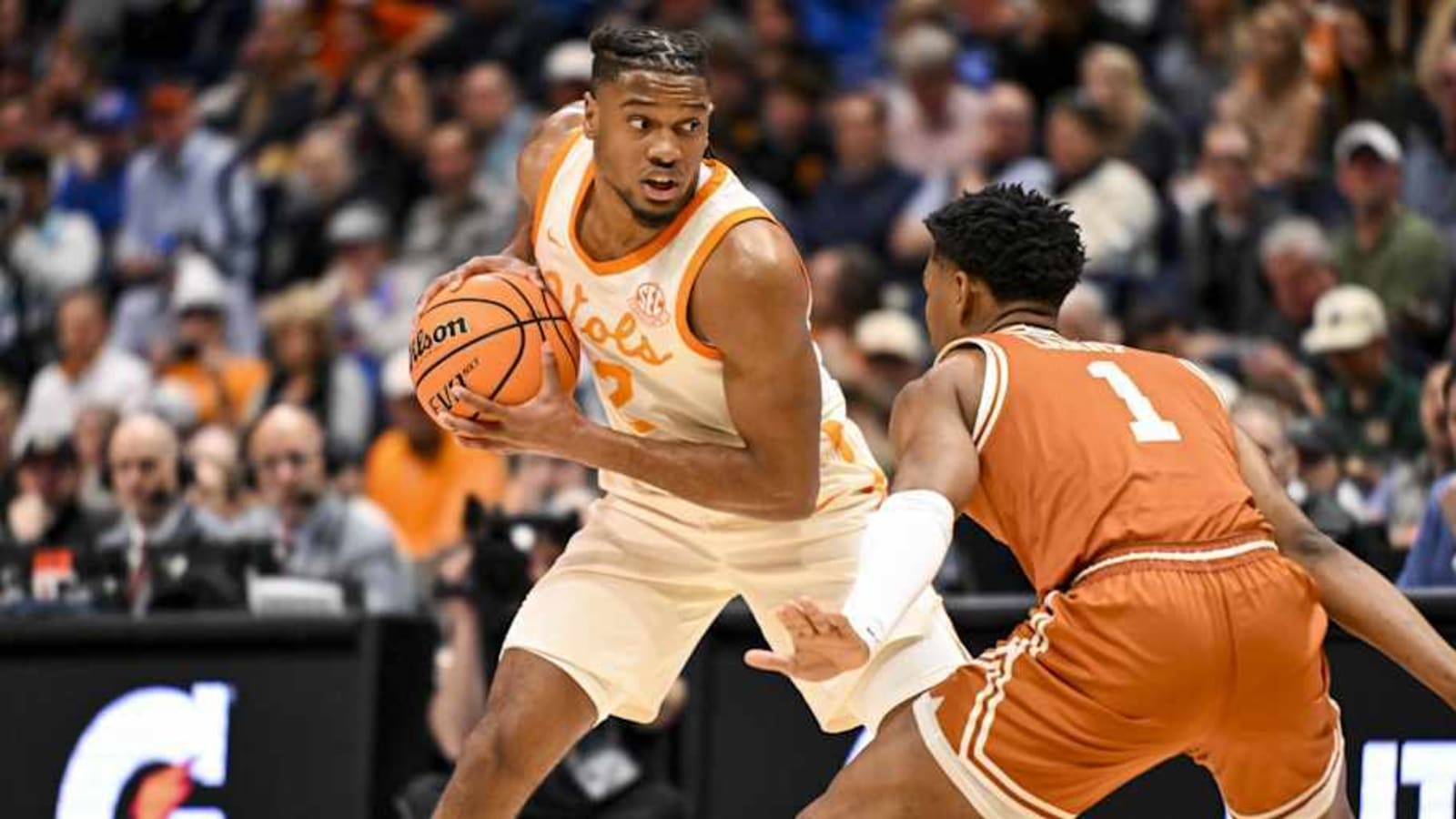 Tennessee Volunteers Defeats Texas Longhorns, Advances to SEC Semifinals