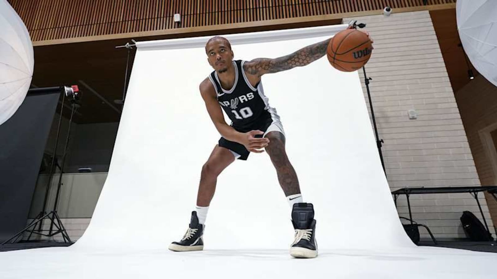 With Newly Colored Hair, Spurs&#39; Jeremy Sochan Ready to Thrive at &#39;Natural&#39; Position