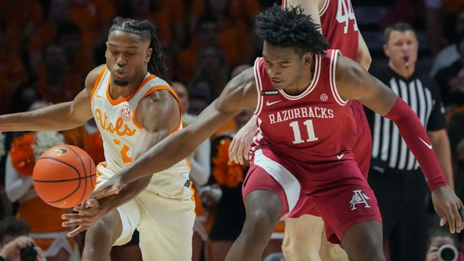 Tennessee&#39;s Suffocating Defense Throttles Arkansas in SEC Opener