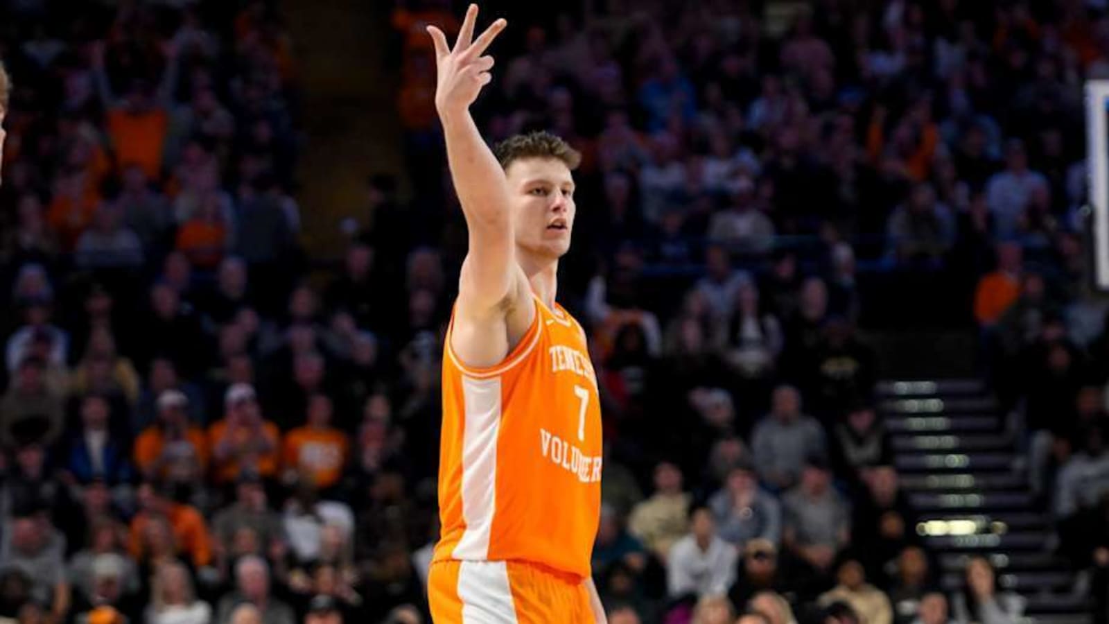 Tennessee Basketball Defeats No. 15 Missouri