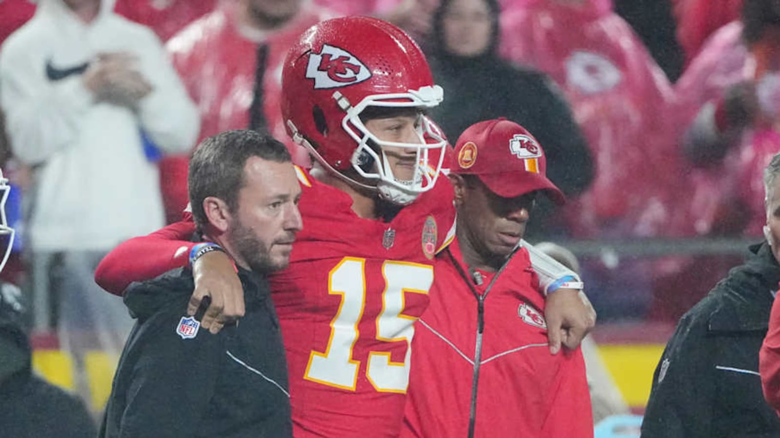 Patrick Mahomes Explains Severity of Ankle Injury, Andy Reid Describes &#39;Loosest Ankles in America&#39;
