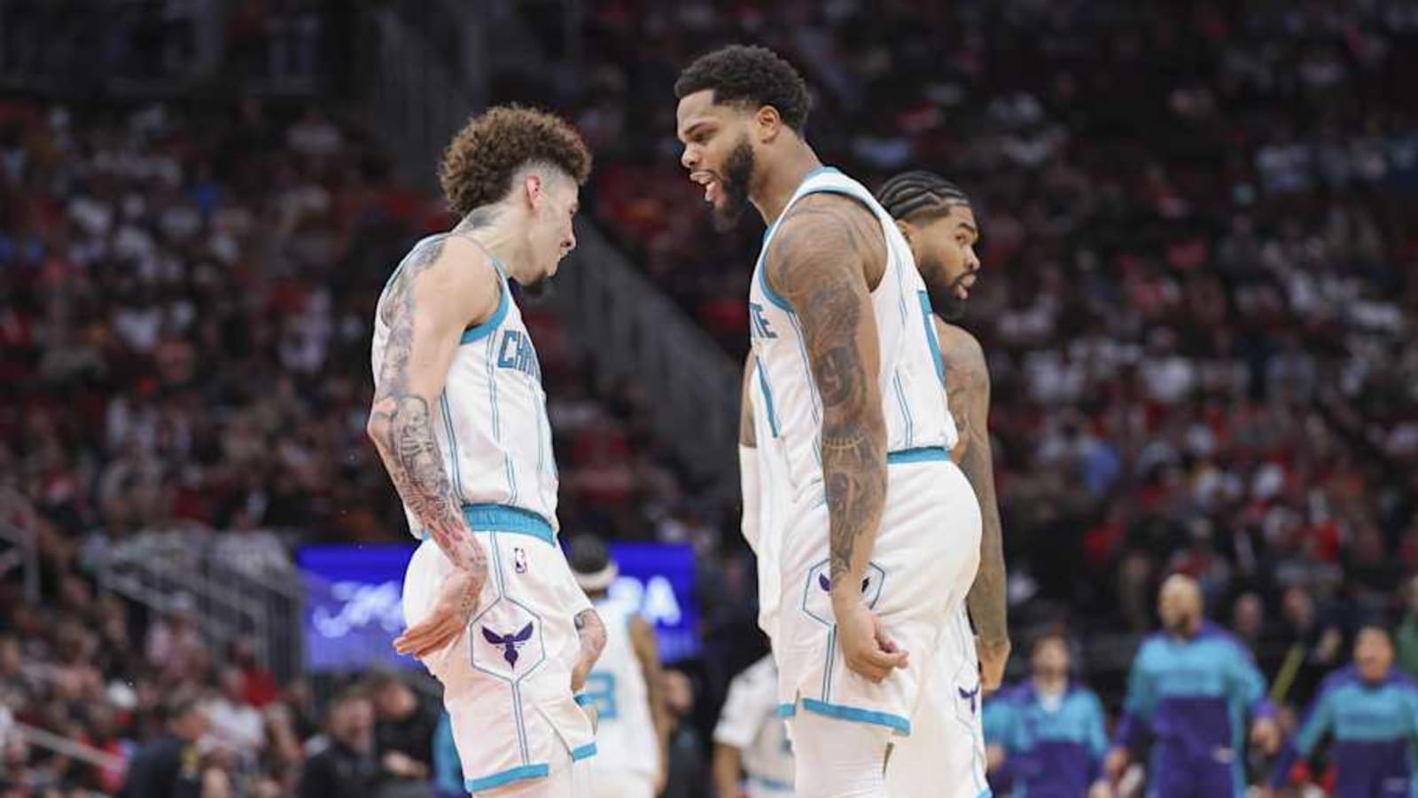 Former Hornets&#39; first-round pick Baron Davis praises team&#39;s strong start to season