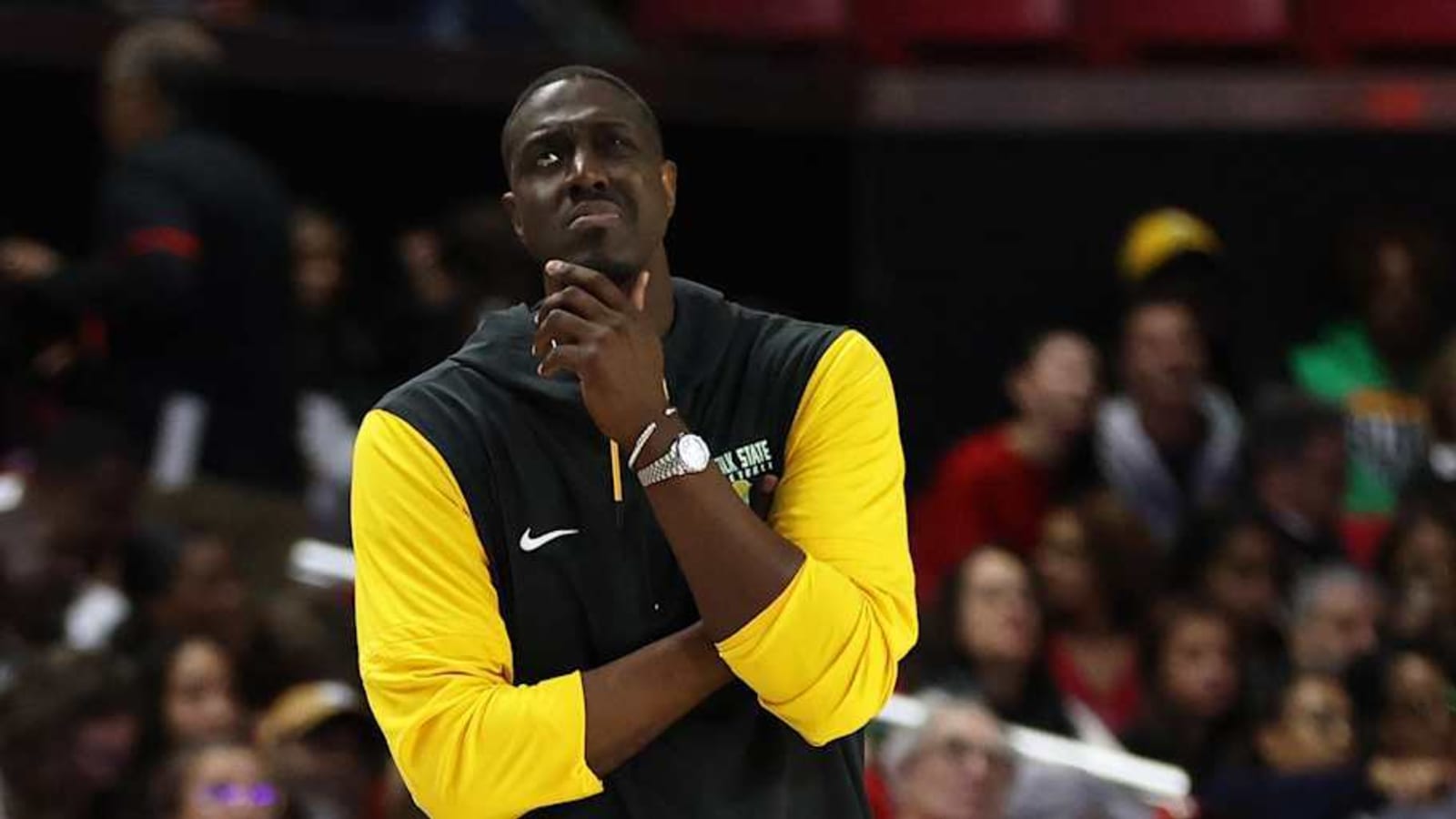 Larry Vickers Receives 2025 Kay Yow National Coach Of The Year Award