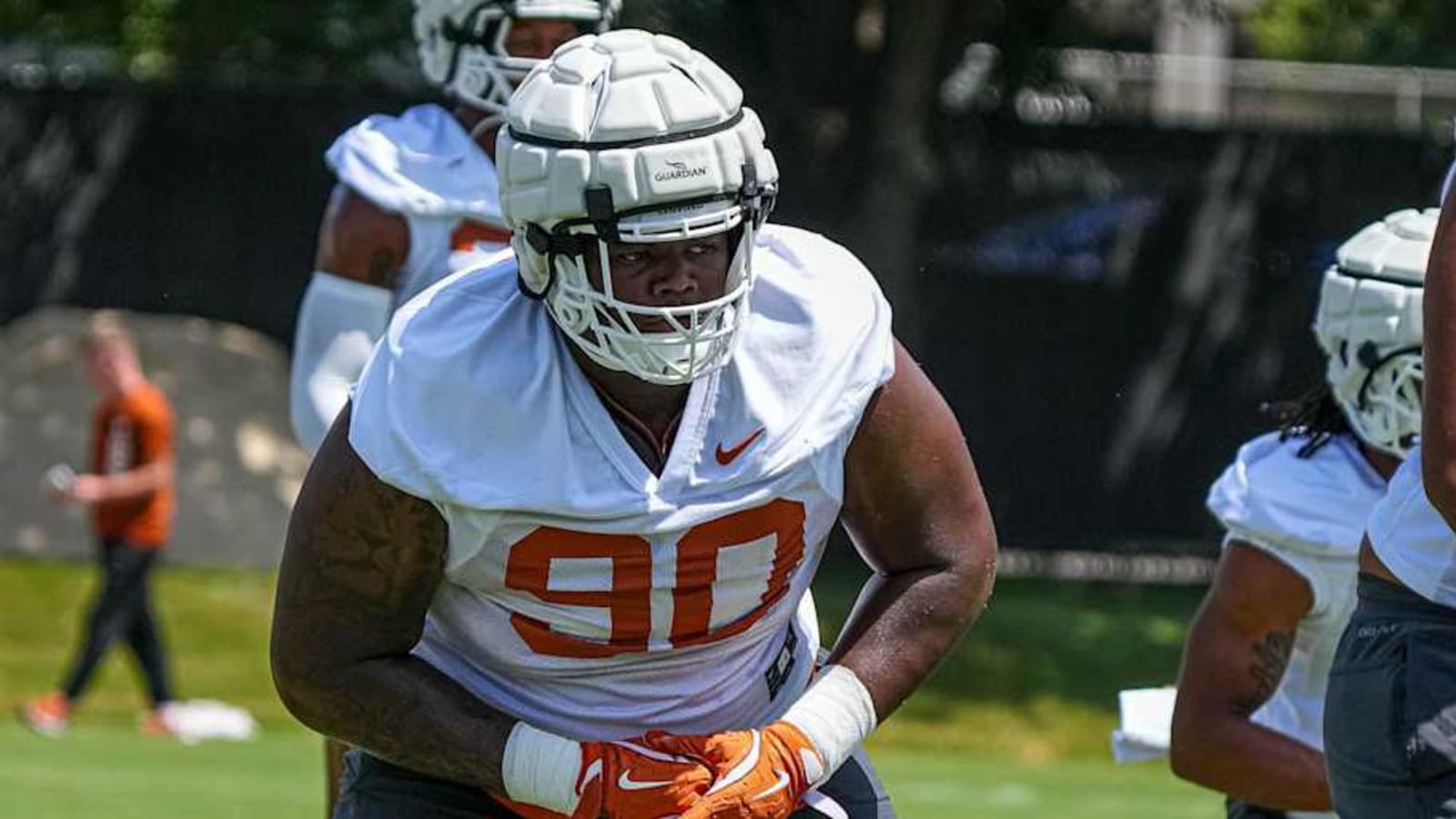 Sydir Mitchell Expected to Stay With Texas Longhorns - Report