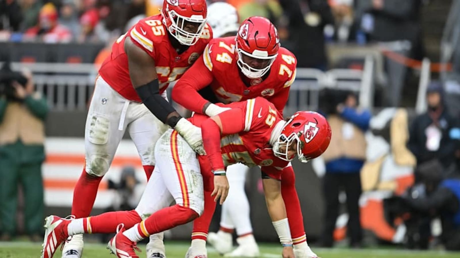 Week 16 injury report: Chiefs look foolish starting Patrick Mahomes against Texans