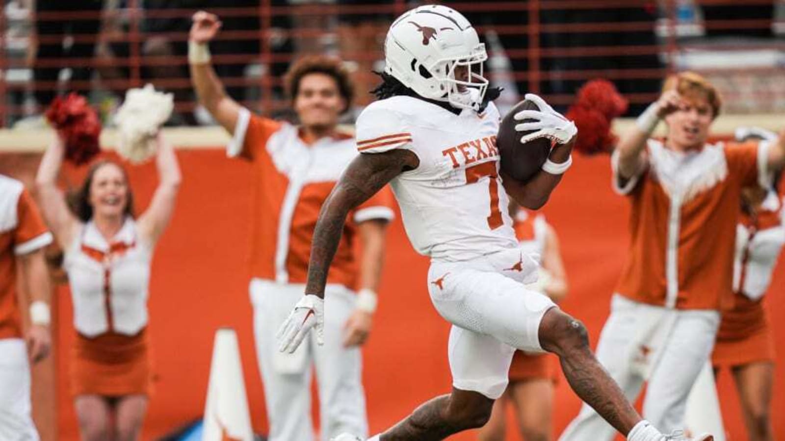 &#39;Great Player!&#39; Ex Alabama Teammates Praise Texas Transfer WR Isaiah Bond