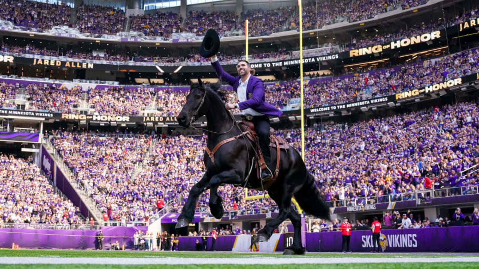 Jared Allen praises Vikings leadership and &#39;aggressive&#39; defense