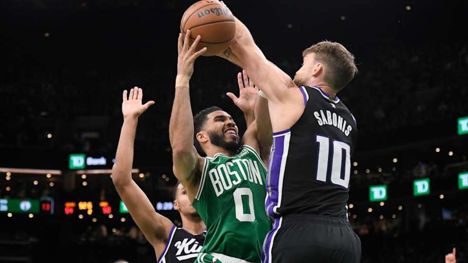 Kings-Celtics Injury Report: Sabonis, Brown Statuses Revealed