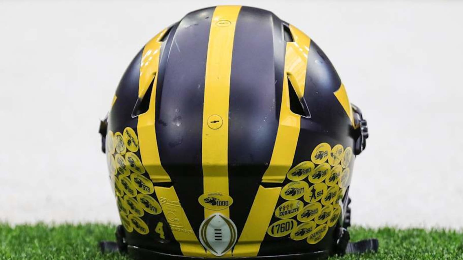  Michigan offensive lineman announces he&#39;s entering transfer portal