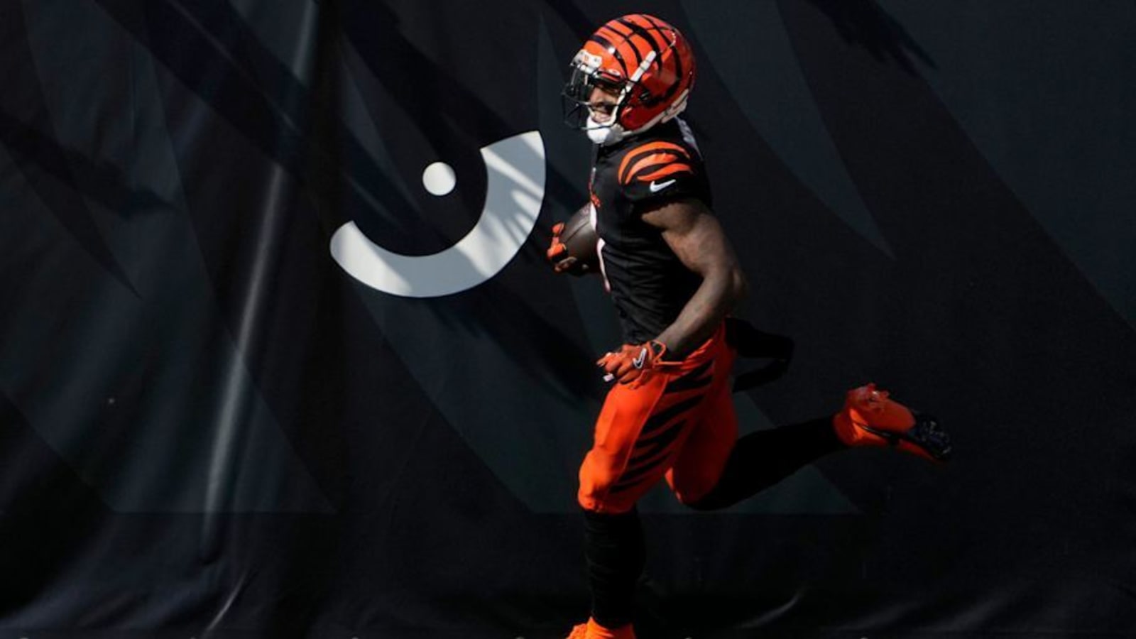 Ja&#39;Marr Chase Details Online Gaming Interactions: &#39;Just Funny Seeing It&#39;