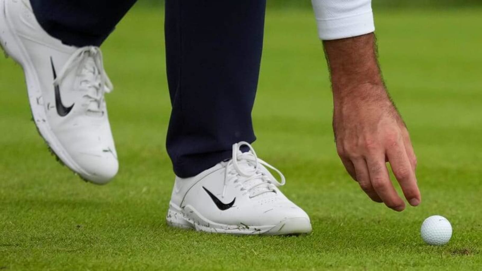 Scottie Scheffler Wears Tiger Woods&#39; Nike Shoes in PGA Championship