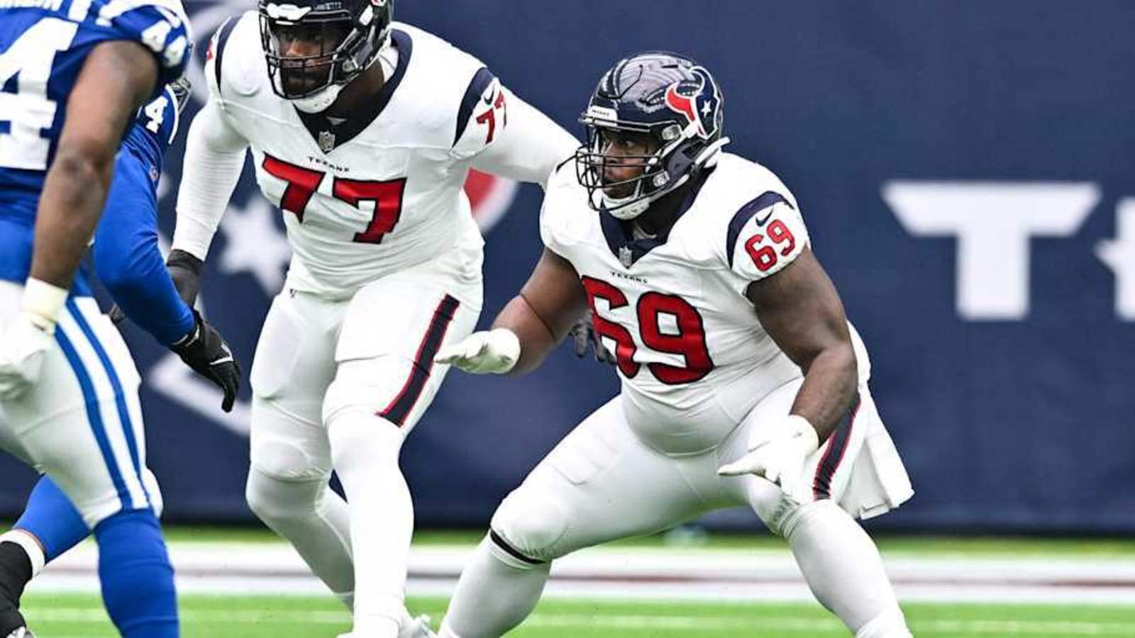 Texans OL Leaves Game vs. Chiefs
