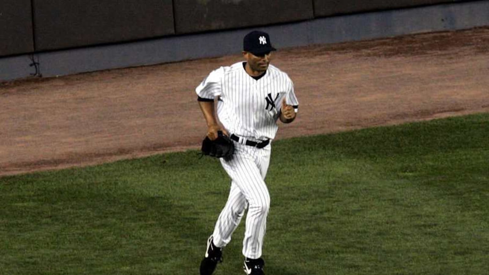 New York Yankees Legend Made Baseball History vs. Seattle Mariners 13 Years Ago Today