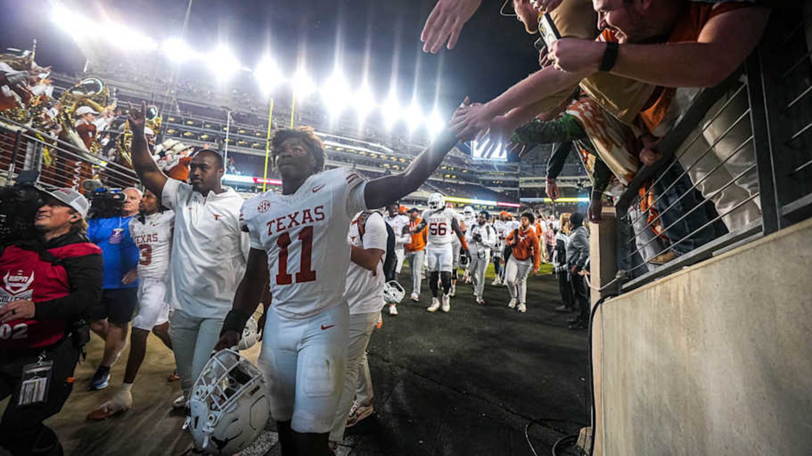 Texas Longhorns&#39; Colin Simmons Among Elite Freshman Company For Post-Season Award