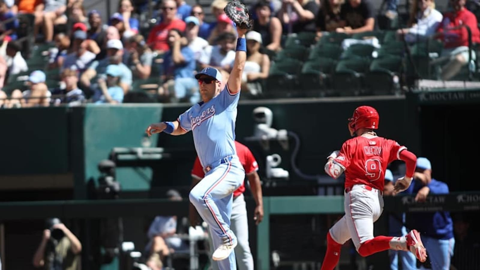 Mississippi State Baseball Alum Named MLB Gold Glove Award Finalist