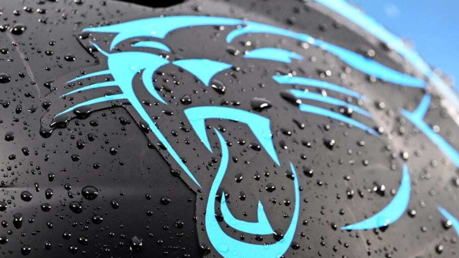 Panthers Re-Sign Former Eagles Playmaker After &#39;Surprising&#39; Release