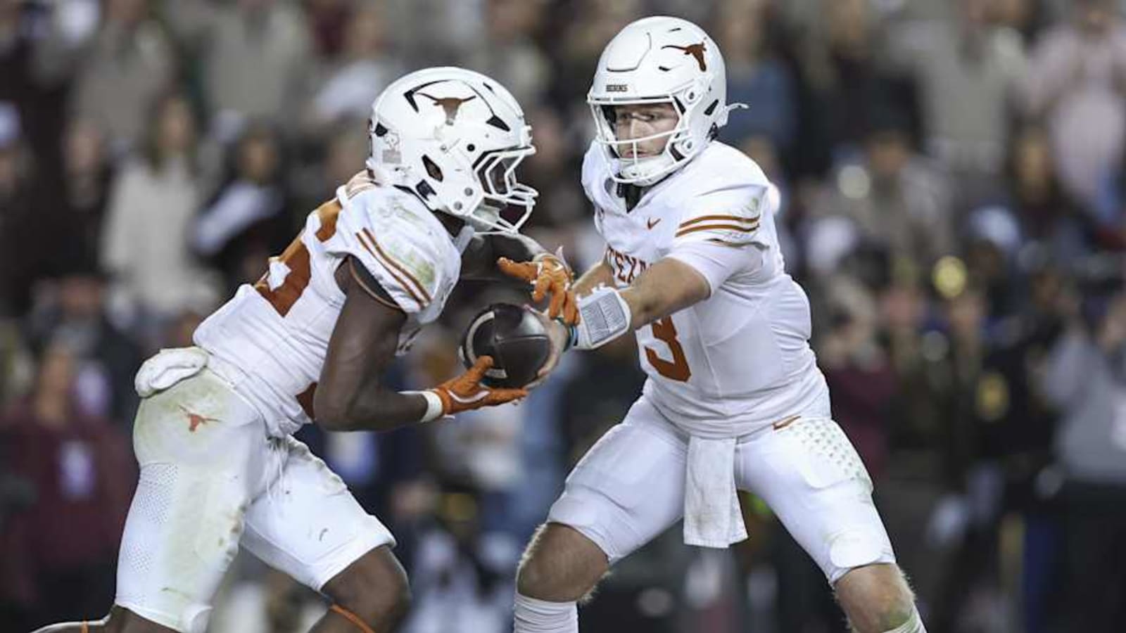 Texas Longhorns RB Quintrevion Wisner Earns SEC Co-Offensive Player of the Week