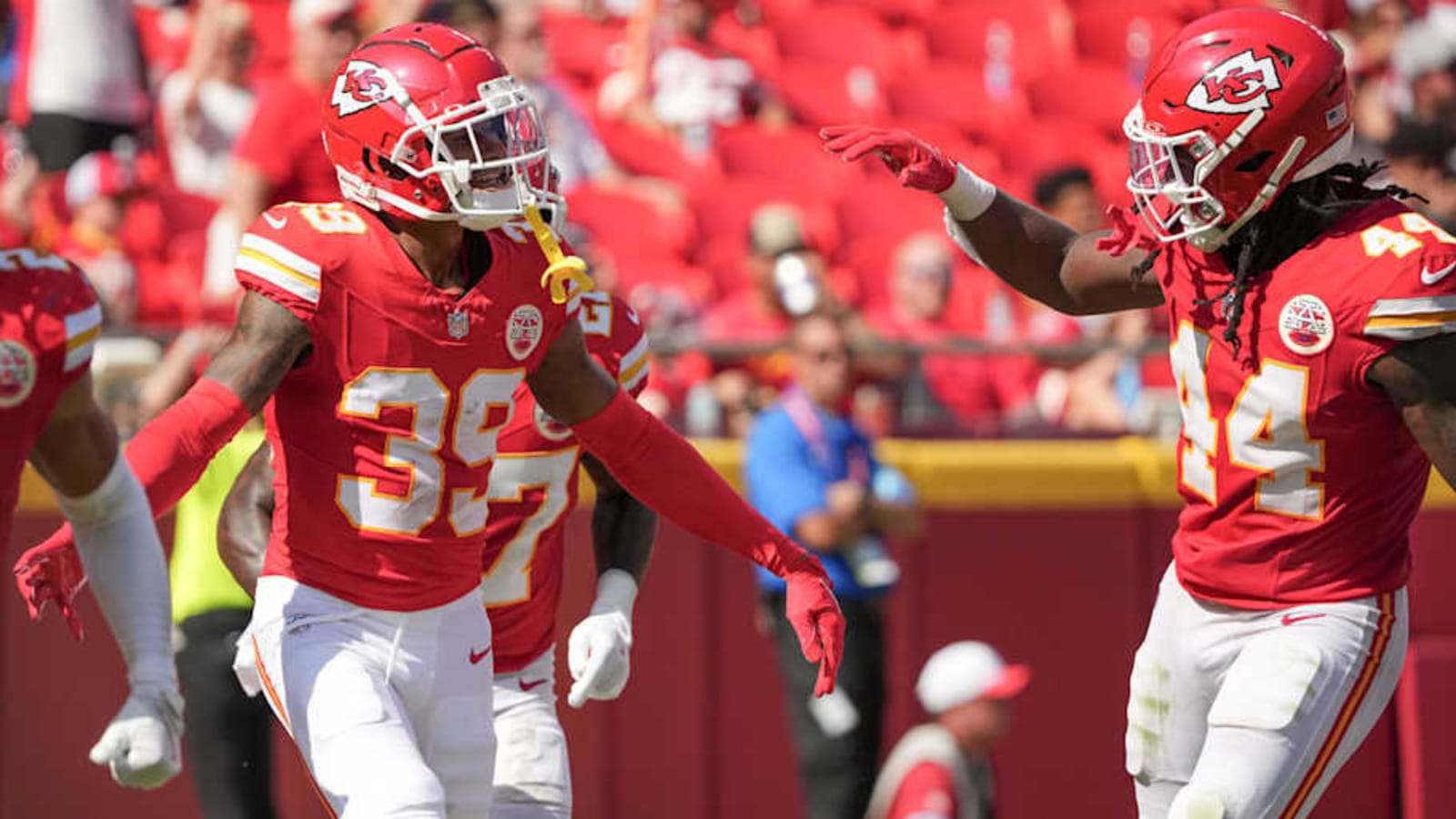 Ex-Husky Keith Taylor leaves Chiefs for Falcons