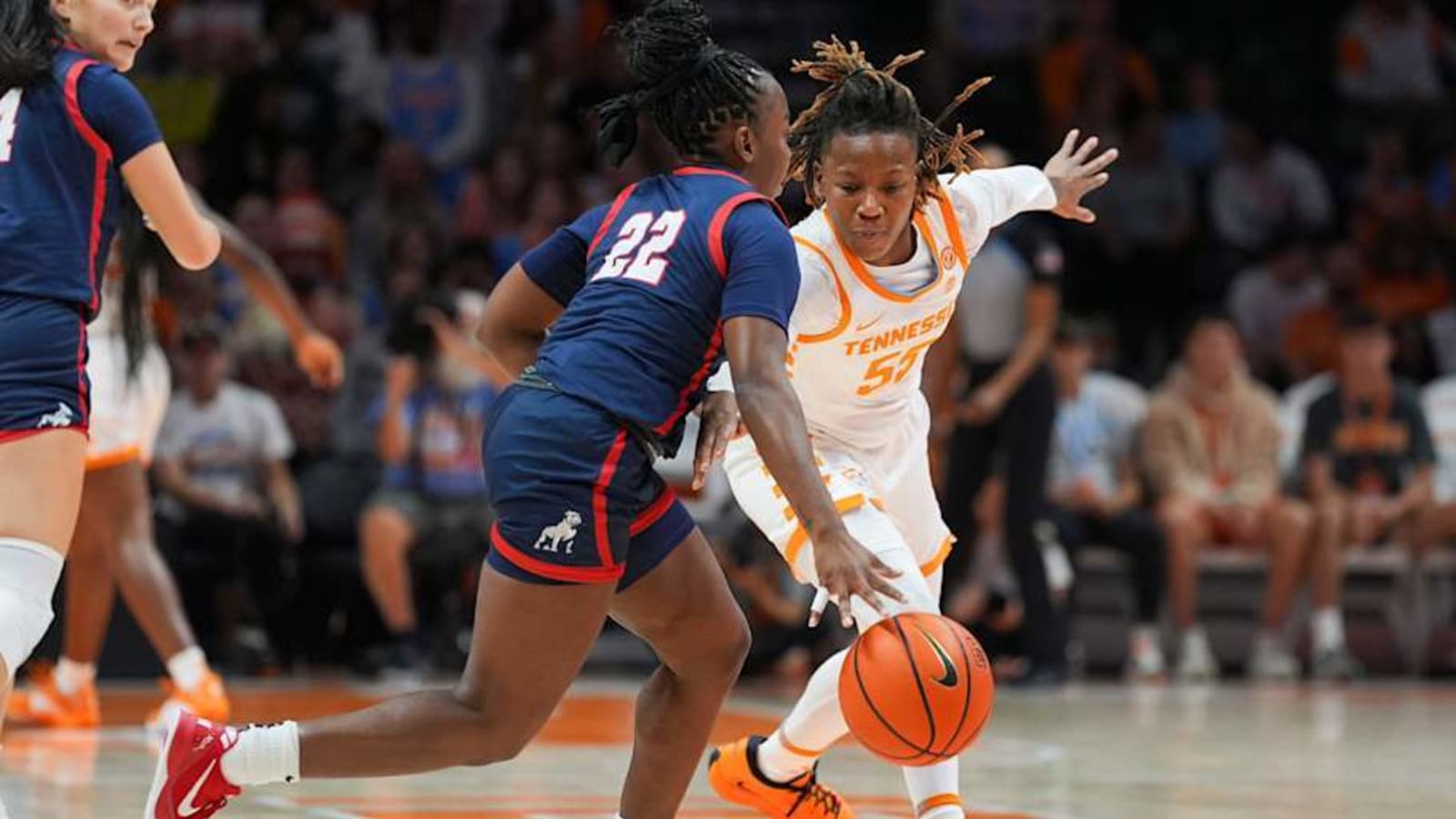 Tennessee Lady Volunteers Star Talaysia Cooper In The Running For DPOY