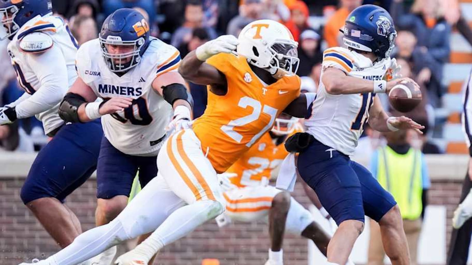 EDGE James Pearce Jr. 40-Yard Dash Results - Former Volunteer Posts Impressive Time