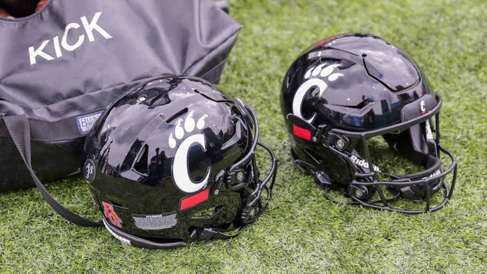 Recruiting Roundup: Cincinnati Offers 2026 Three-Star QB Bowe Bentley