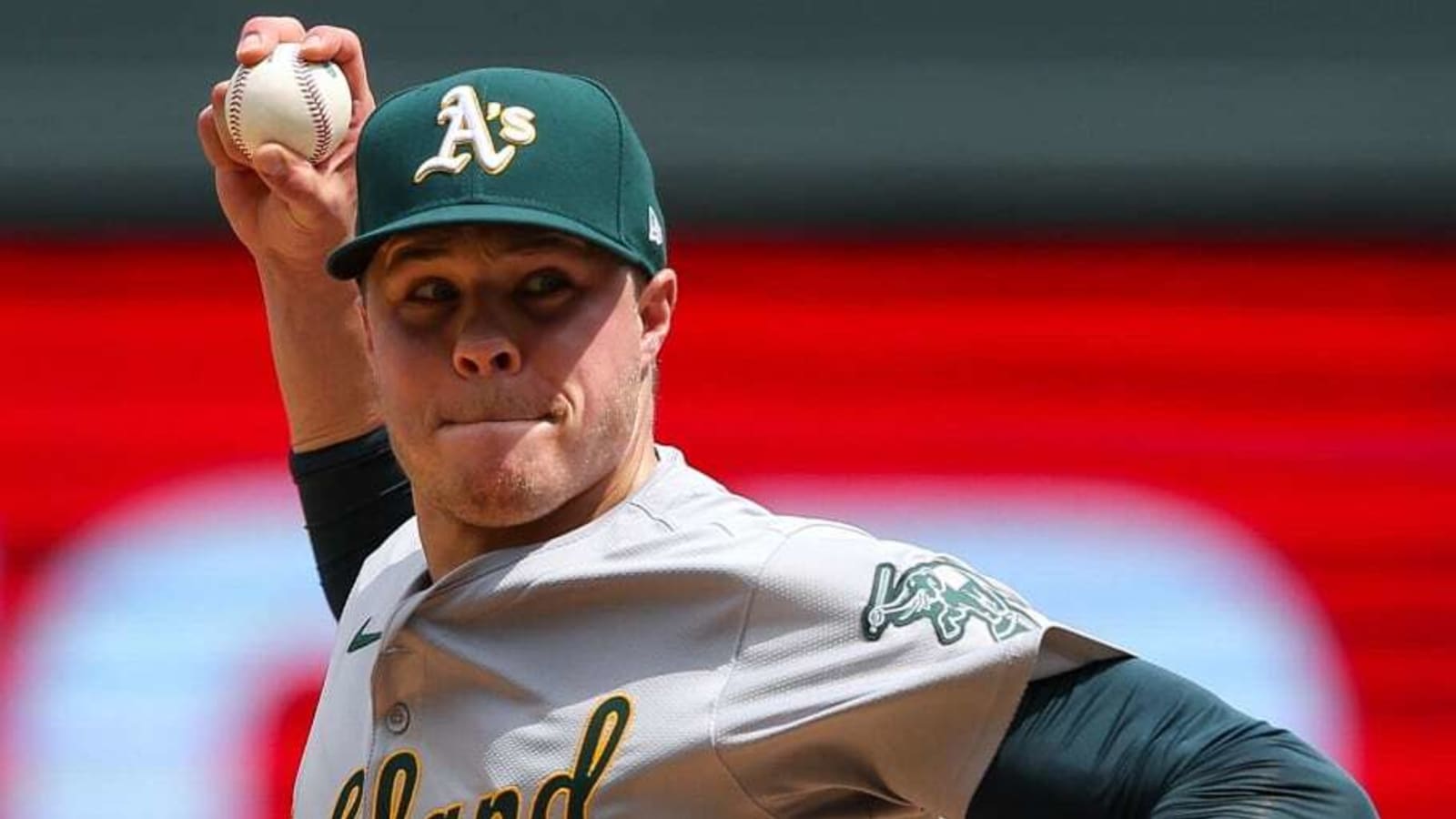 Chicago Cubs Sign Former A&#39;s Reliever to MLB Deal