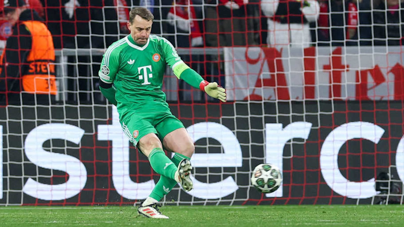 Bayern Munich Provide Manuel Neuer Injury Update