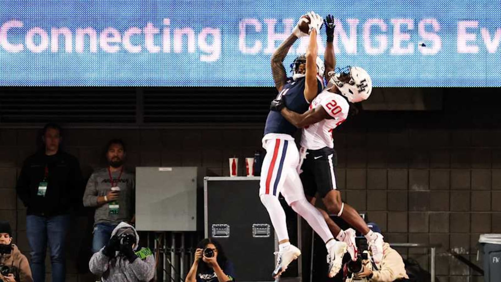 Dallas Cowboys land pair of offensive stars in 5-round mock draft