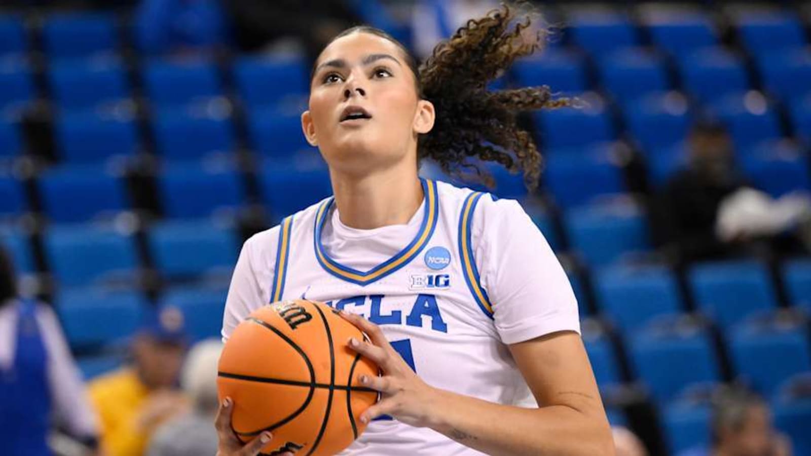 Bruins&#39; Anchor Lauren Betts Makes Naismith Push