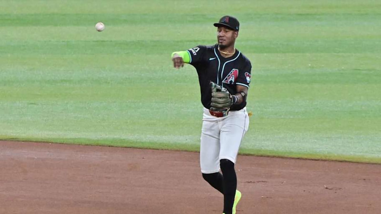D-backs&#39; GM, Shortstop Reveal What Extension Means for Arizona