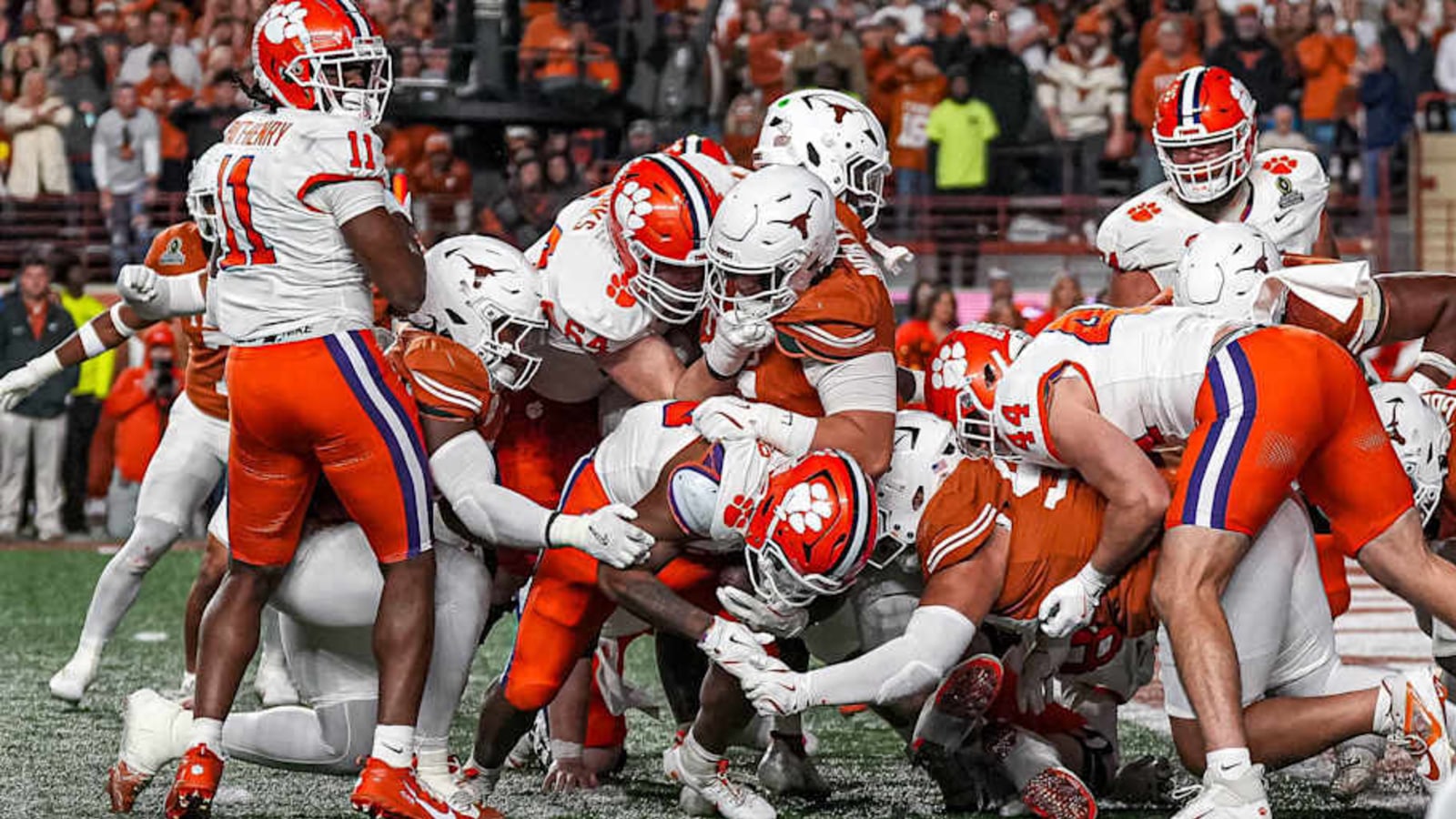 College Football Analyst High on Clemson Tigers&#39; Playoff Chances Next Season